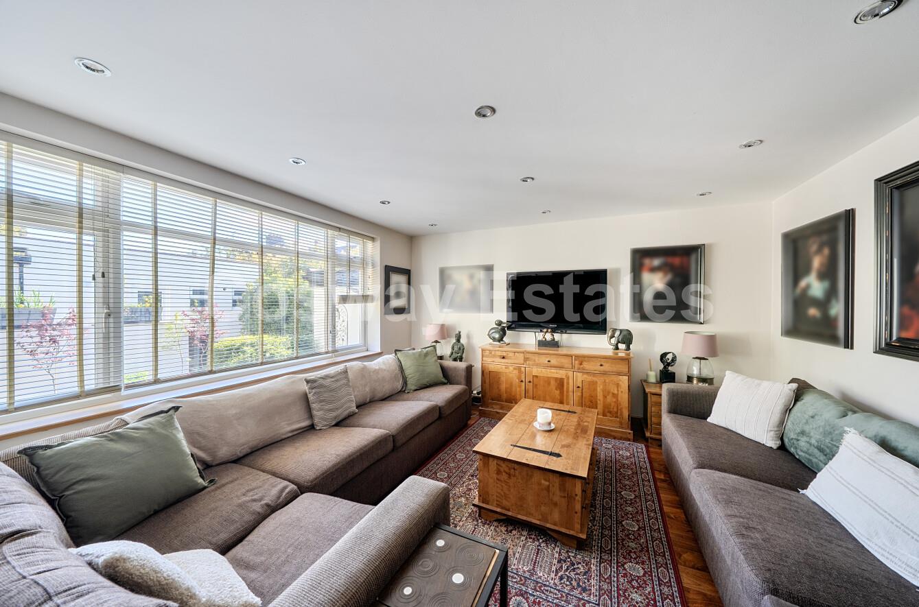 The Lincolns, Mill Hill, NW7, London